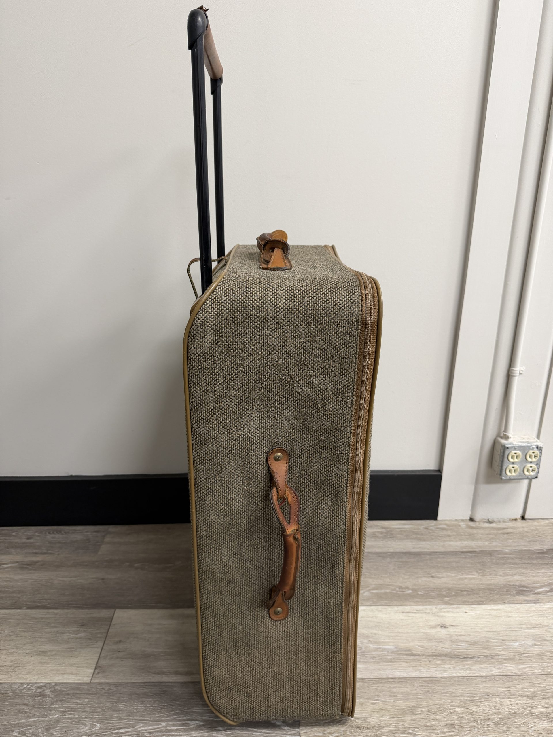 Vintage Hartmann Tweed Luggage Rolling Upright Suitcase Leather Trim Pull Handle - Image 5