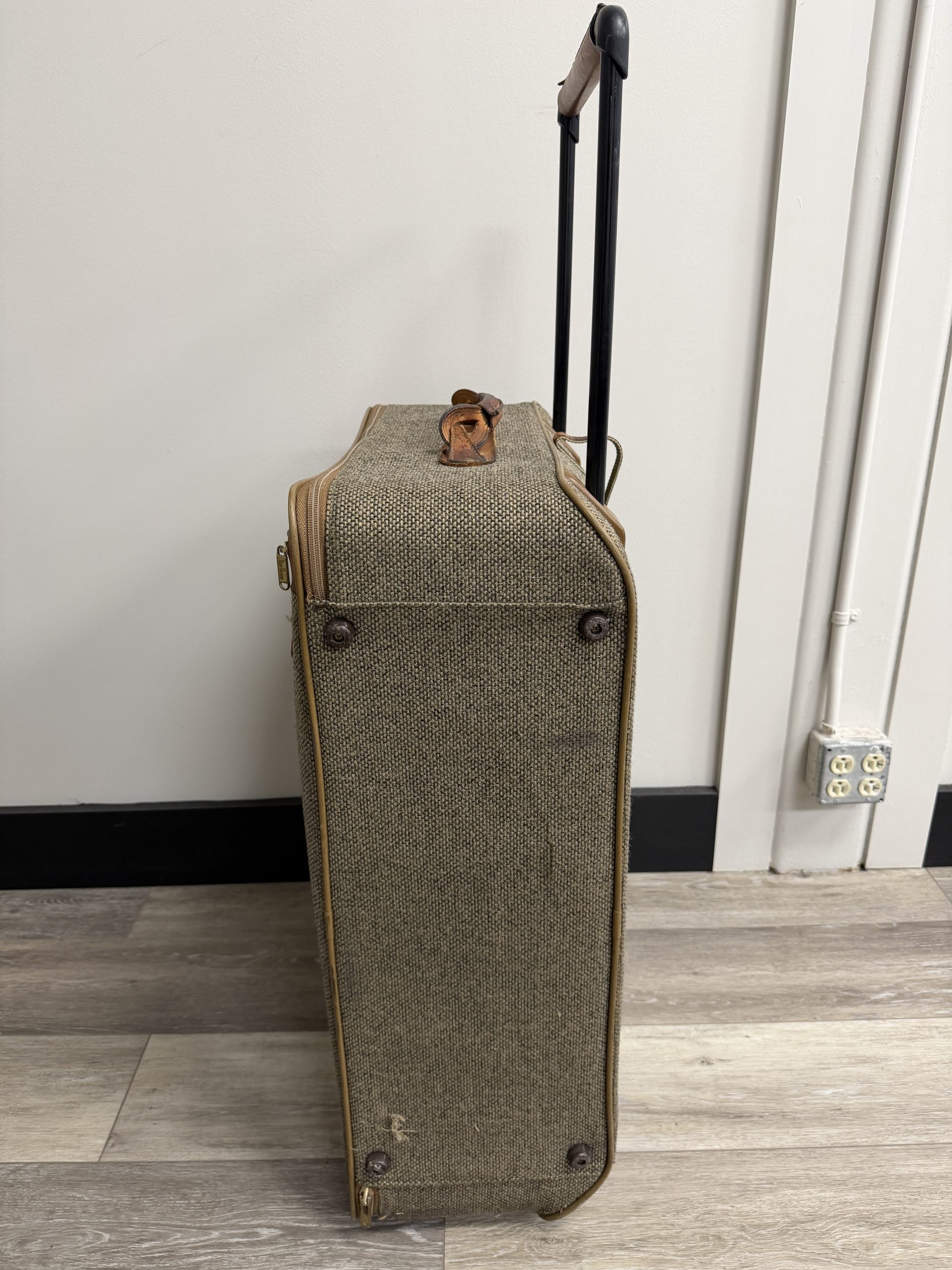 Vintage Hartmann Tweed Luggage Rolling Upright Suitcase Leather Trim Pull Handle - Image 2
