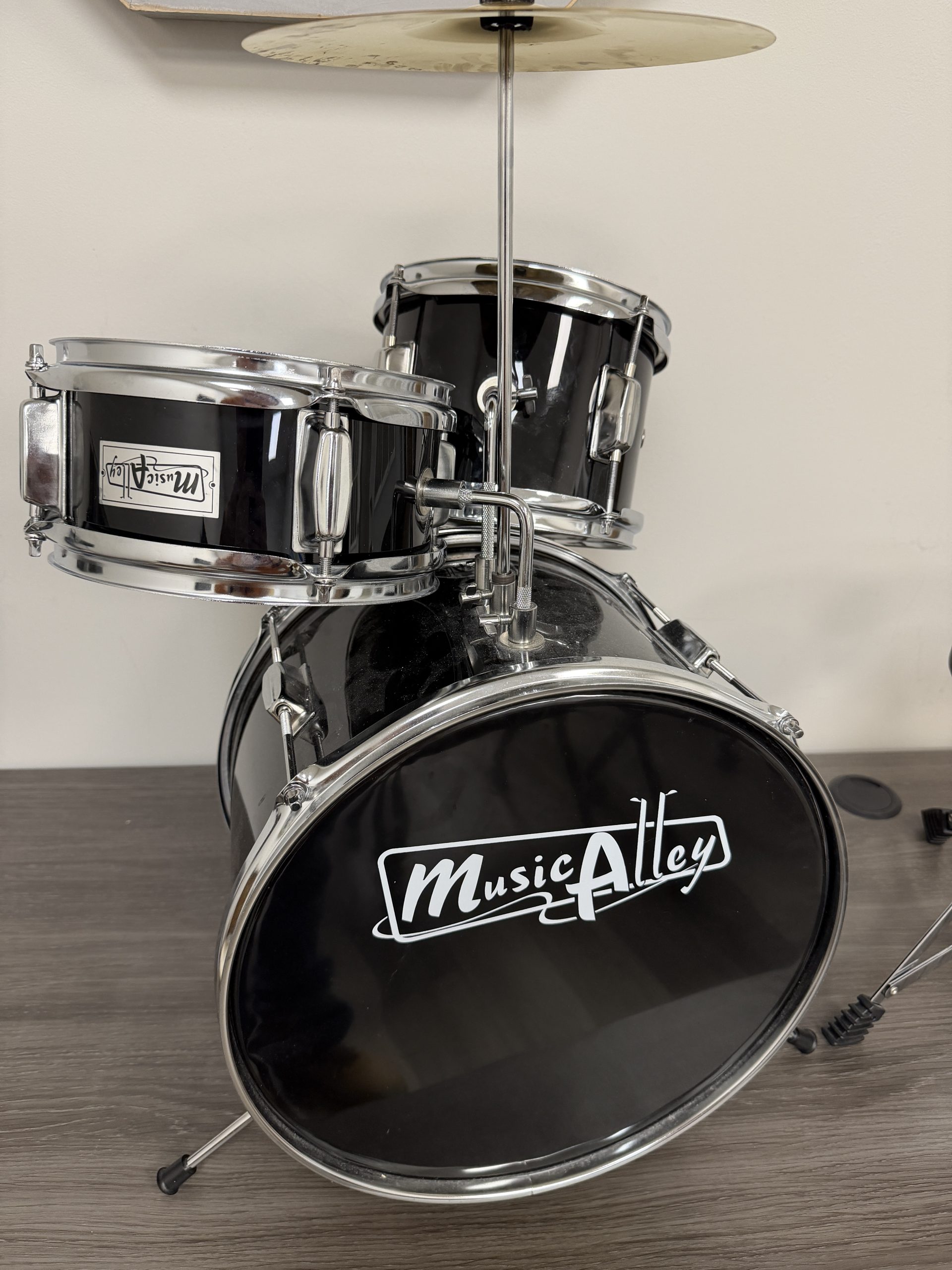 Music Alley Kids 3-Piece Junior Drum Set with Pedal, Throne & Folding Music Stand - Image 5