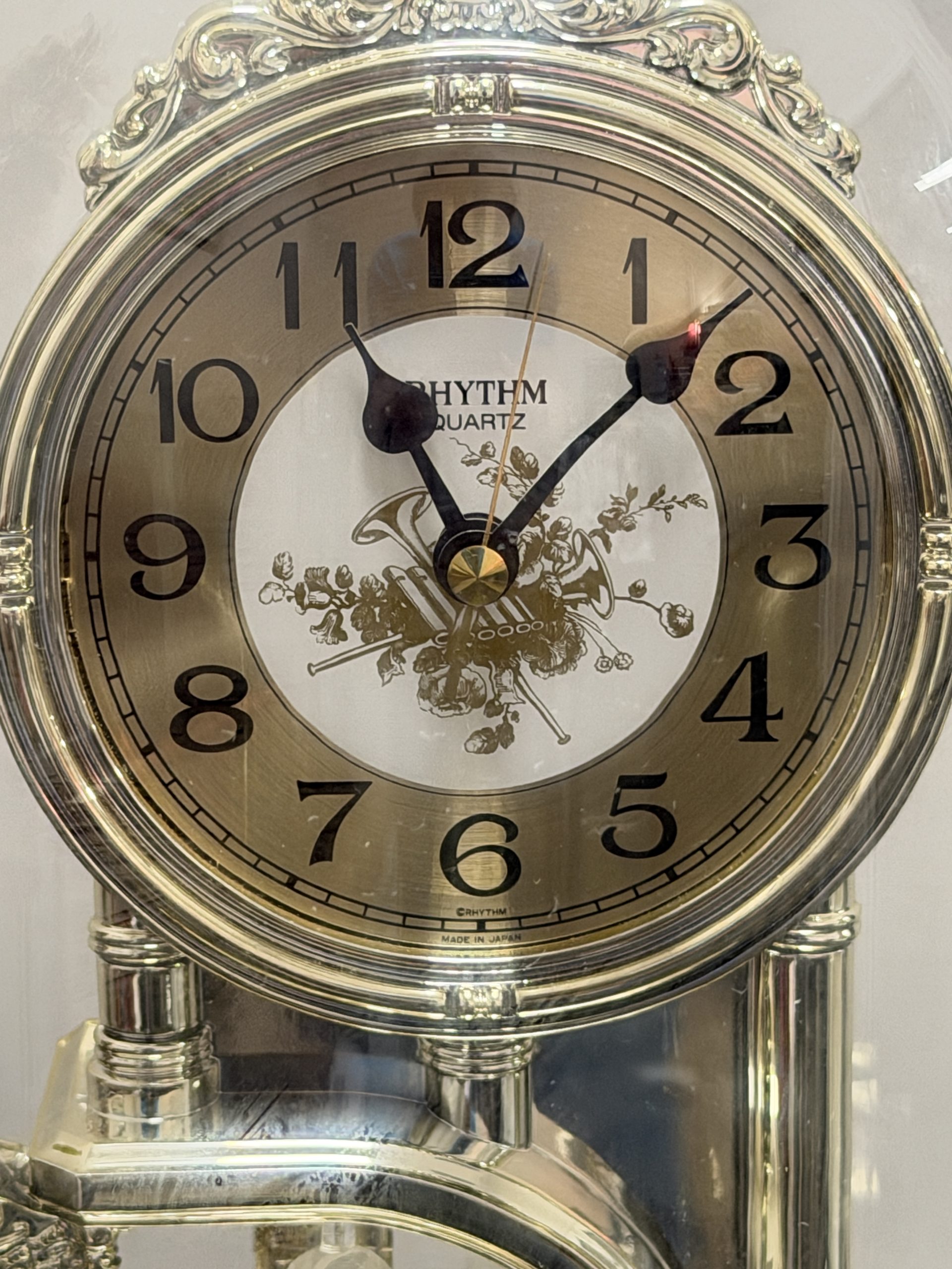 Vintage Rhythm Quartz Glass Dome Clock – Rotating Ballroom Dancers Motion – Model 4RH678 – Made in Japan - Image 2