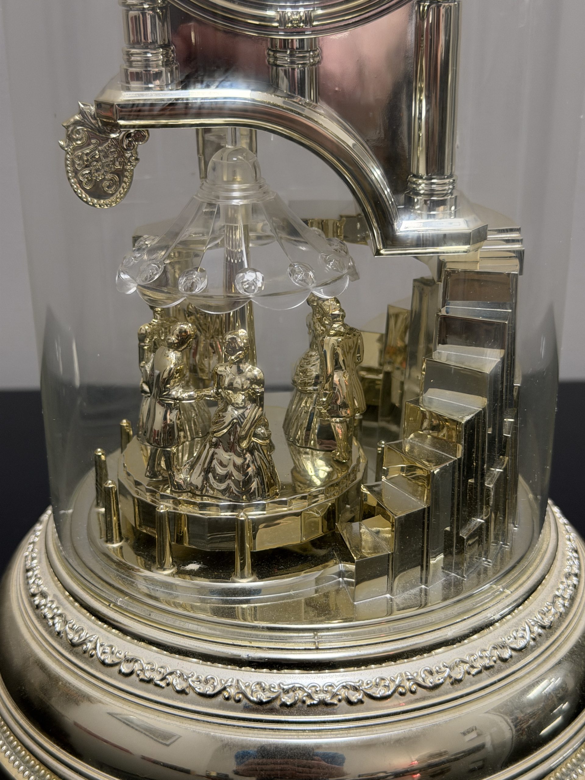 Vintage Rhythm Quartz Glass Dome Clock – Rotating Ballroom Dancers Motion – Model 4RH678 – Made in Japan - Image 3