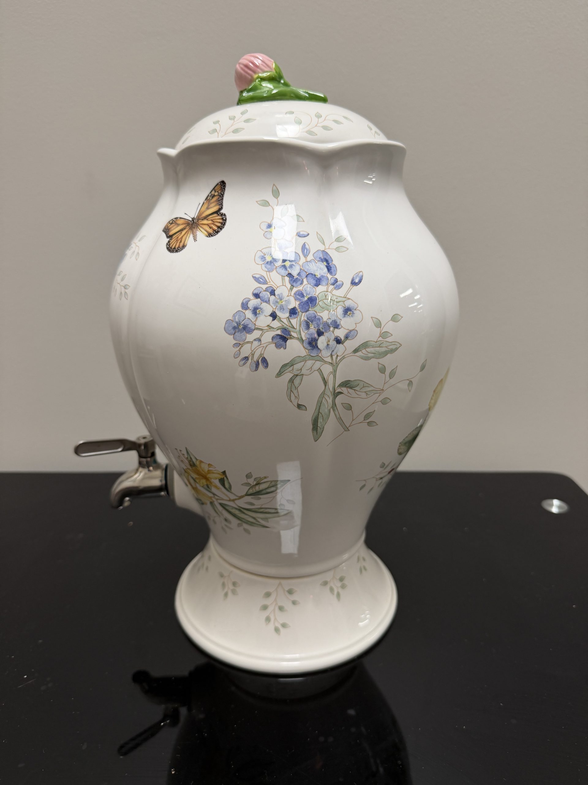 Lenox Butterfly Meadow 6.5 QT Ceramic Beverage Dispenser with Lid & Spigot - Image 2