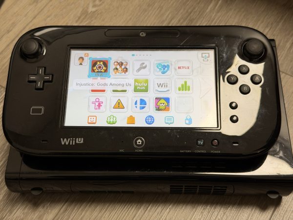 Nintendo Wii U 32GB Black Console Bundle w/ GamePad, Wiimote, Cords & Game - Tested