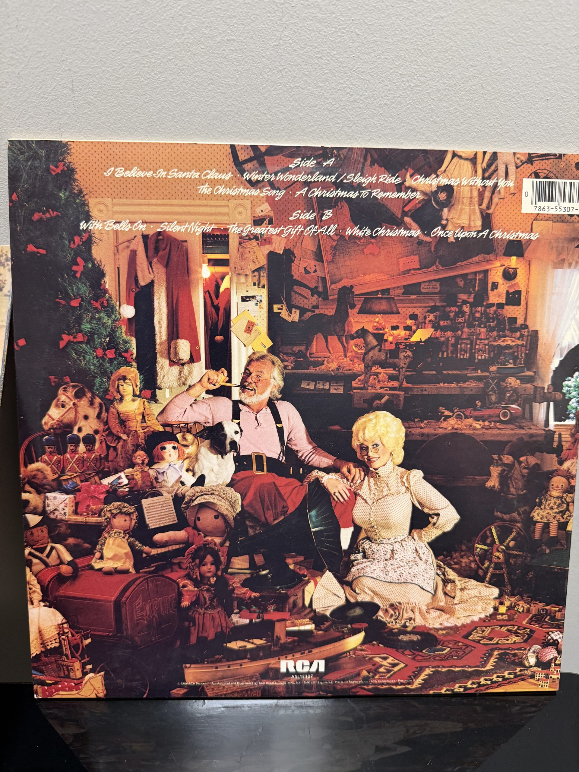Vintage Christmas Vinyl LP Lot: Kenny Rogers & Dolly Parton Holiday Albums (1981 & 1984) - Image 6