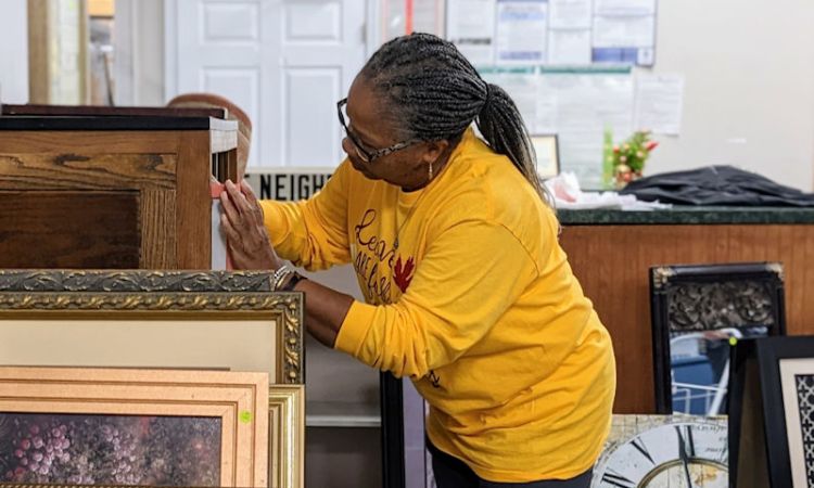 Paintings & Pictures at Wilson County Thrift Store